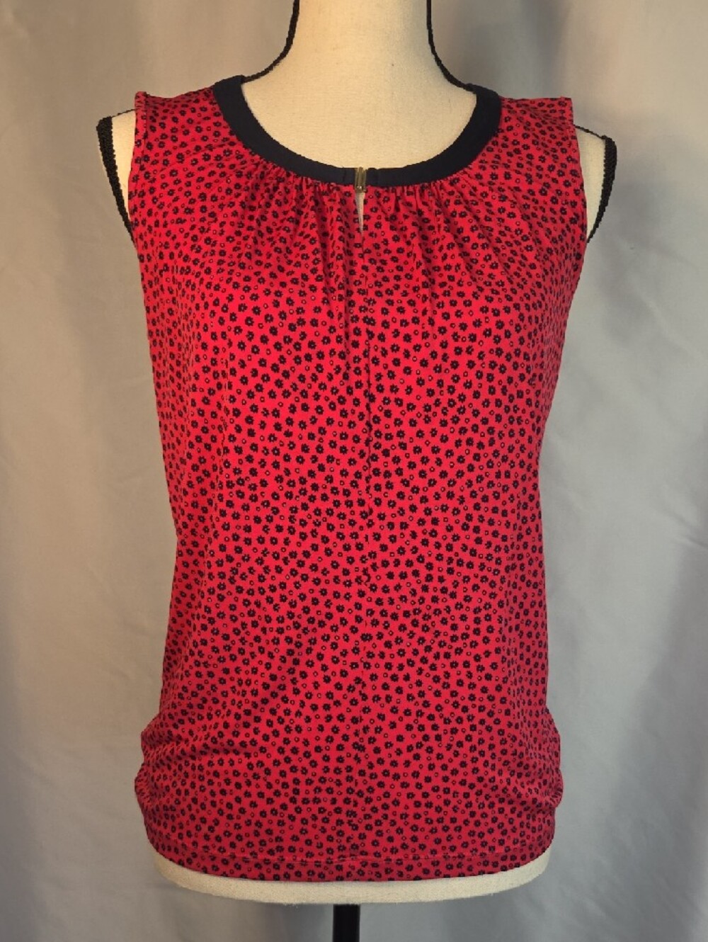 Jones New York Pink Sleeveless Printed Shell with Navy Flowers & Trim - Picture 2 of 4